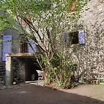 Grande Maison Jardin Cours Centre 度假居 Florac